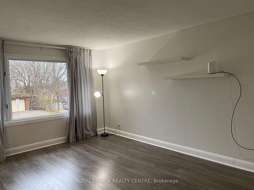 46 Dalton St, Barrie, ON - Indoor Photo Showing Other Room