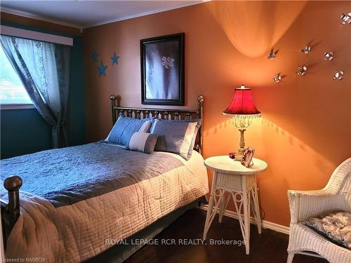 102 Mill St, Grey Highlands, ON - Indoor Photo Showing Bedroom