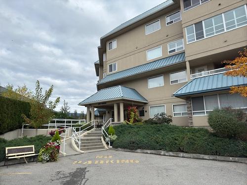 209-1961 Durnin Road, Kelowna, BC - Outdoor With Balcony