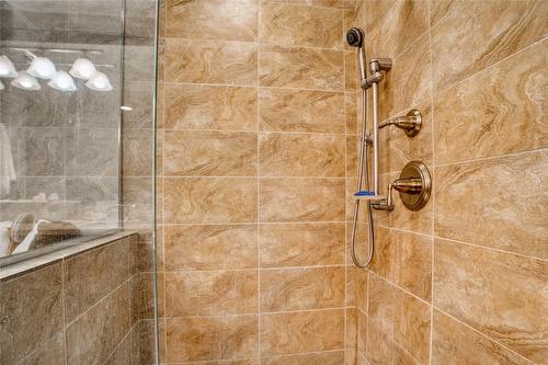 501-75 Martin Street, Penticton, BC - Indoor Photo Showing Bathroom