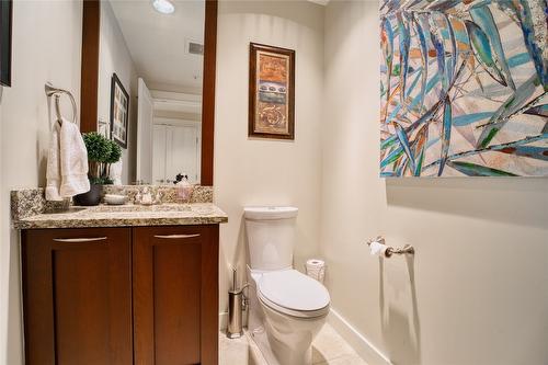 501-75 Martin Street, Penticton, BC - Indoor Photo Showing Bathroom