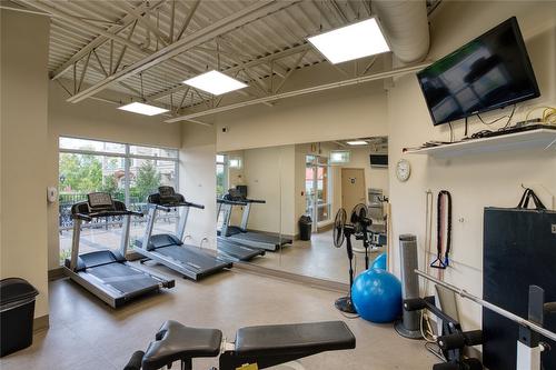 501-75 Martin Street, Penticton, BC - Indoor Photo Showing Gym Room