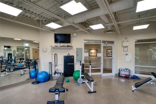 501-75 Martin Street, Penticton, BC - Indoor Photo Showing Gym Room