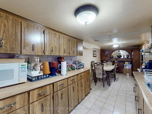 437 Westmount Ave, Toronto, ON - Indoor Photo Showing Kitchen