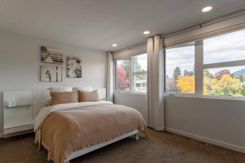 2-1515 Highland Drive, Kelowna, BC - Indoor Photo Showing Bedroom