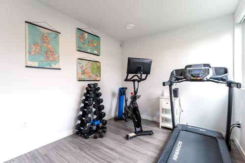 2-1515 Highland Drive, Kelowna, BC - Indoor Photo Showing Gym Room