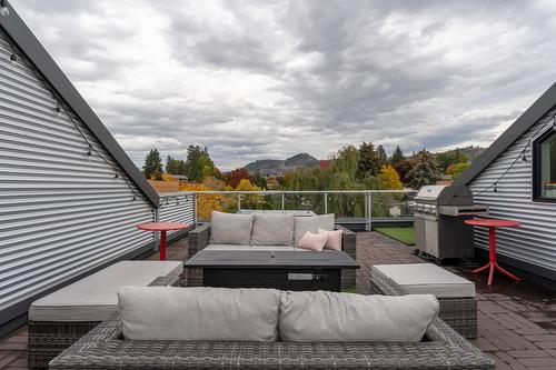 2-1515 Highland Drive, Kelowna, BC - Outdoor With Exterior