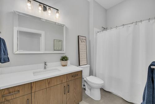 2598 Crown Crest Drive, West Kelowna, BC - Indoor Photo Showing Bathroom