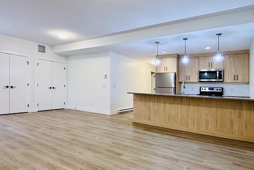 2598 Crown Crest Drive, West Kelowna, BC - Indoor Photo Showing Kitchen