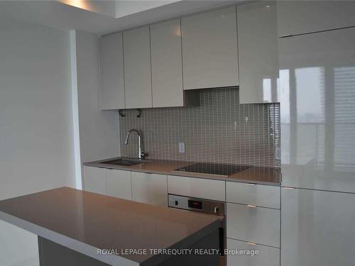 3409-7 Grenville St, Toronto, ON - Indoor Photo Showing Kitchen