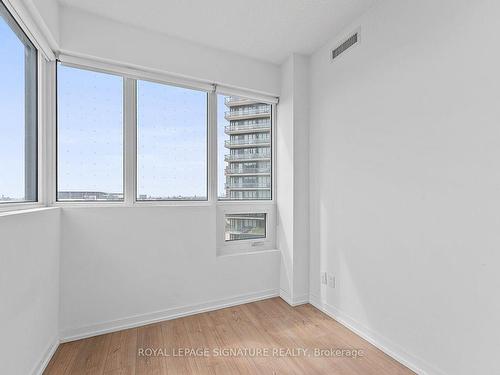 703-49 East Liberty St, Toronto, ON - Indoor Photo Showing Other Room