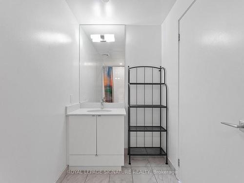 703-49 East Liberty St, Toronto, ON - Indoor Photo Showing Bathroom