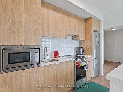 703-49 East Liberty St, Toronto, ON - Indoor Photo Showing Kitchen