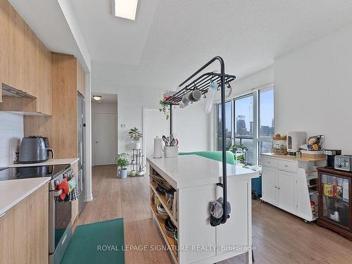 703-49 East Liberty St, Toronto, ON - Indoor Photo Showing Kitchen