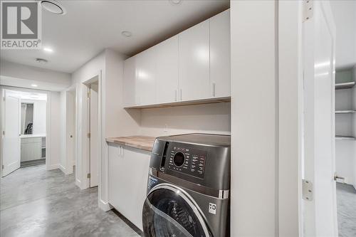 616 Richards  Street Unit# A, Nelson, BC - Indoor Photo Showing Laundry Room