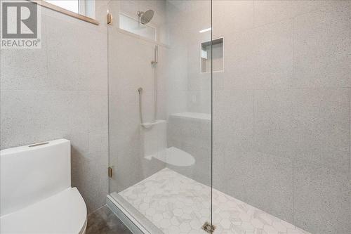 616 Richards Street Unit# A, Nelson, BC - Indoor Photo Showing Bathroom