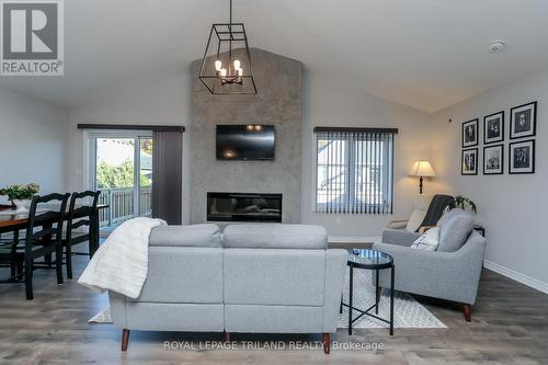 30 Foxtail Lane, St. Thomas, ON - Indoor Photo Showing Living Room With Fireplace