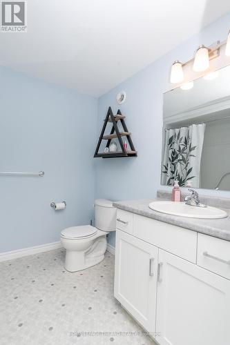 30 Foxtail Lane, St. Thomas, ON - Indoor Photo Showing Bathroom