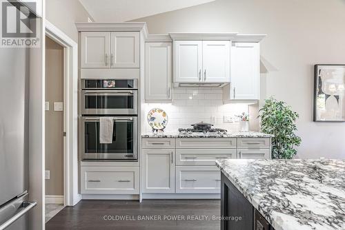 55 - 2250 Buroak Drive, London, ON - Indoor Photo Showing Kitchen With Upgraded Kitchen