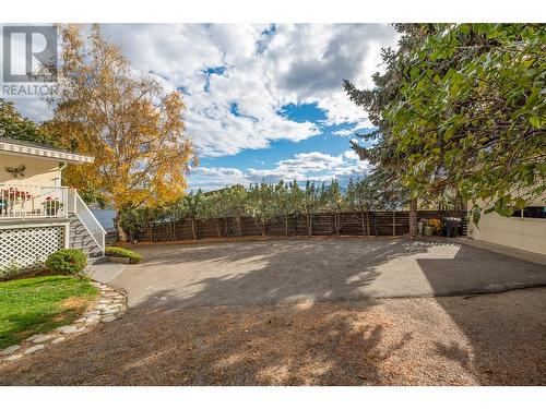 6050 Beatrice Road, Peachland, BC - Outdoor