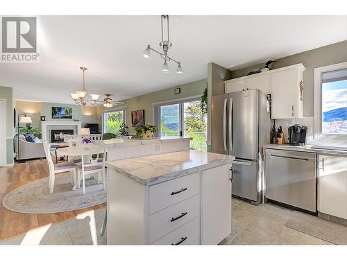 6050 Beatrice Road, Peachland, BC - Indoor Photo Showing Kitchen