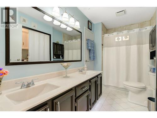 6050 Beatrice Road, Peachland, BC - Indoor Photo Showing Bathroom