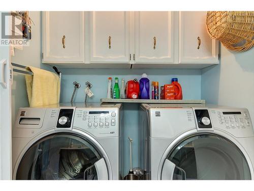 6050 Beatrice Road, Peachland, BC - Indoor Photo Showing Laundry Room