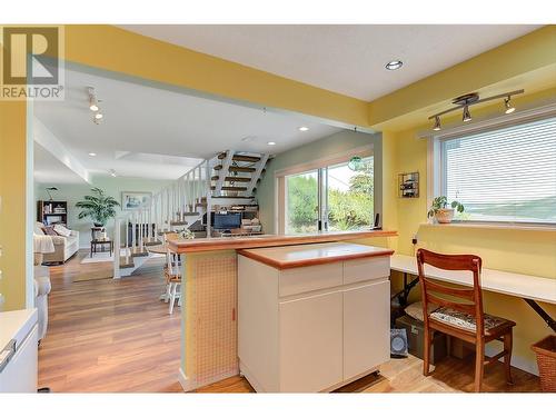 6050 Beatrice Road, Peachland, BC - Indoor