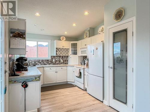 9400 115Th Street Unit# 53, Osoyoos, BC - Indoor Photo Showing Kitchen