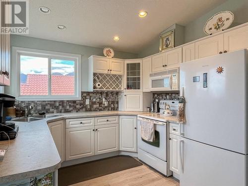 9400 115Th Street Unit# 53, Osoyoos, BC - Indoor Photo Showing Kitchen With Double Sink