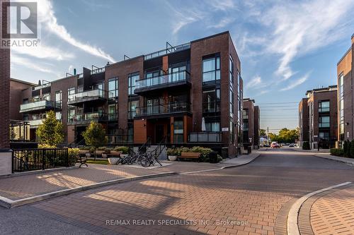 E403 - 52 Coles Avenue, Vaughan, ON - Outdoor With Facade