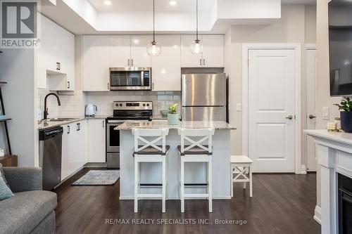 E403 - 52 Coles Avenue, Vaughan, ON - Indoor Photo Showing Kitchen With Stainless Steel Kitchen With Upgraded Kitchen