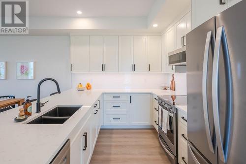 158 Deer Place Unit# 104, Penticton, BC - Indoor Photo Showing Kitchen With Double Sink With Upgraded Kitchen