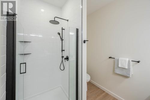 158 Deer Place Unit# 104, Penticton, BC - Indoor Photo Showing Bathroom