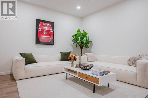 158 Deer Place Unit# 104, Penticton, BC - Indoor Photo Showing Living Room