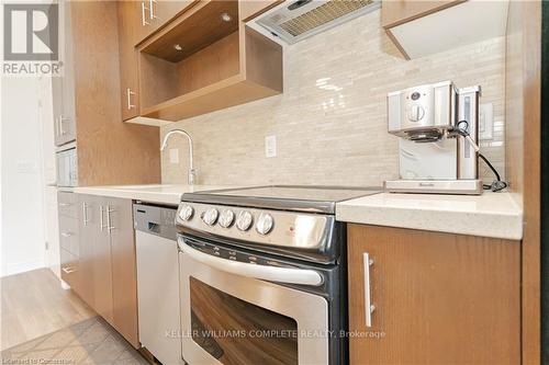 221 - 457 Plains Road E, Burlington, ON - Indoor Photo Showing Kitchen