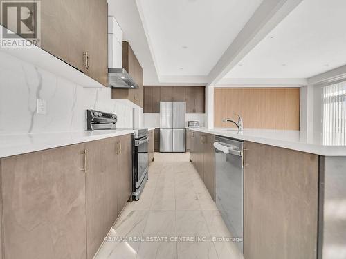 3 Crossmore Crescent, Cambridge, ON - Indoor Photo Showing Kitchen