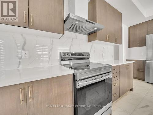 3 Crossmore Crescent, Cambridge, ON - Indoor Photo Showing Kitchen