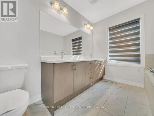 3 Crossmore Crescent, Cambridge, ON - Indoor Photo Showing Bathroom