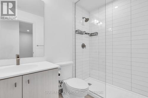 1906 - 15 Wellington Street S, Kitchener, ON - Indoor Photo Showing Bathroom