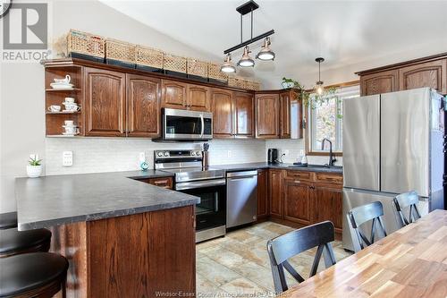 164 Mediterranean, Amherstburg, ON - Indoor Photo Showing Kitchen