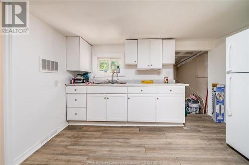 3080 Sandwich Street, Windsor, ON - Indoor Photo Showing Kitchen