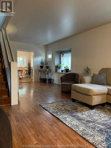 12445 Lanoue Street, Tecumseh, ON - Indoor Photo Showing Living Room