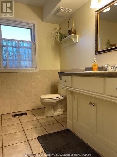 12445 Lanoue Street, Tecumseh, ON - Indoor Photo Showing Bathroom