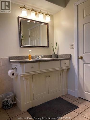 12445 Lanoue Street, Tecumseh, ON - Indoor Photo Showing Bathroom