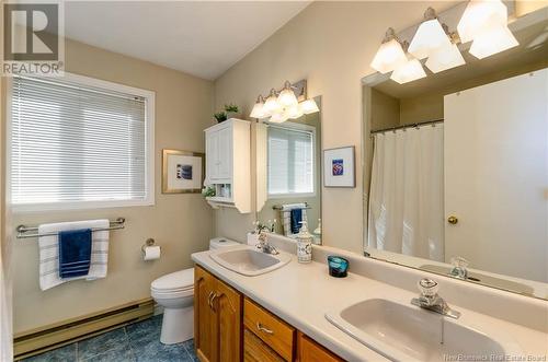 485 Broussard, Dieppe, NB - Indoor Photo Showing Bathroom