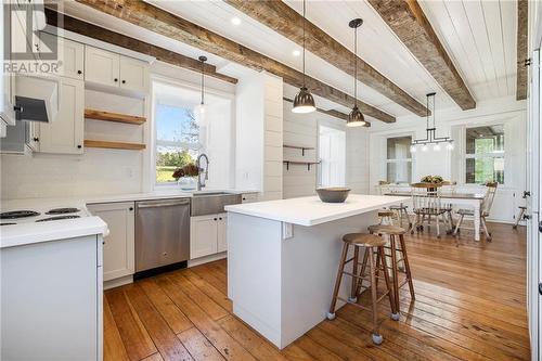 Kitchen with island in stone home - 538 Clear Lake Road, Rideau Lakes (817 - Rideau Lakes (South Crosby) Twp), ON 