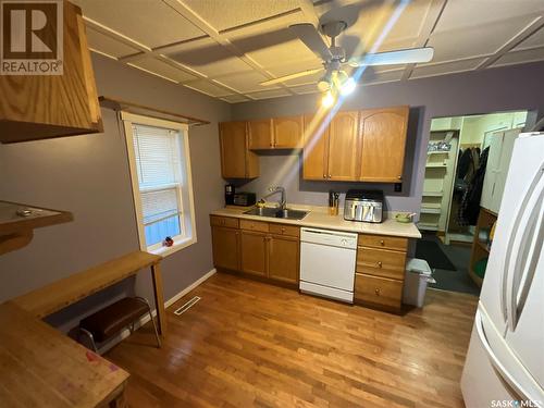 500 Toronto Street, Regina, SK - Indoor Photo Showing Kitchen With Double Sink