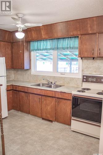 119 Kennedy Drive, Melfort, SK - Indoor Photo Showing Kitchen With Double Sink