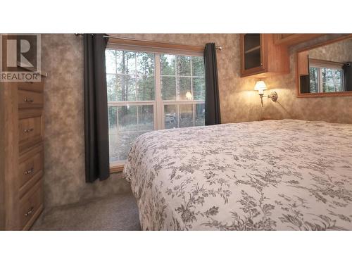 4858 Lynx Drive, Radium Hot Springs, BC - Indoor Photo Showing Bedroom